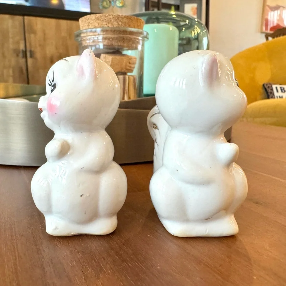 Vintage Squirrel Salt and Pepper Shakers - Picture 6 of 8